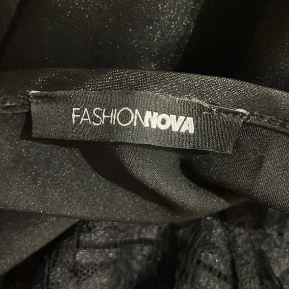 FASHION NOVA Dress 🖤 - Picture 6 of 6